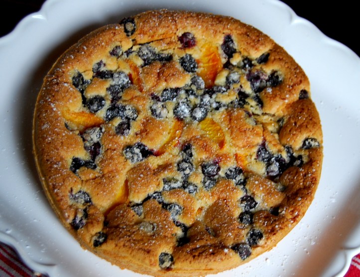 blueberry peach cake 050